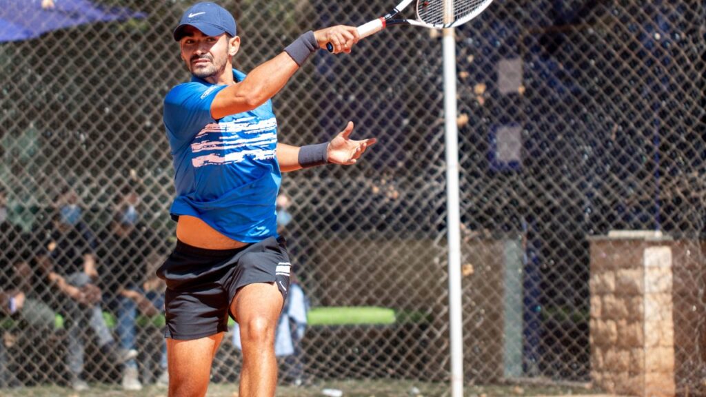 Tennis Strategies & Formations